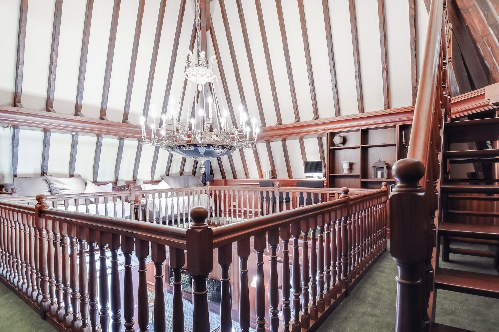 فندق لو بالاس دو مونتو منتون - سانت - برنارد المظهر الخارجي الصورة The interior of the house