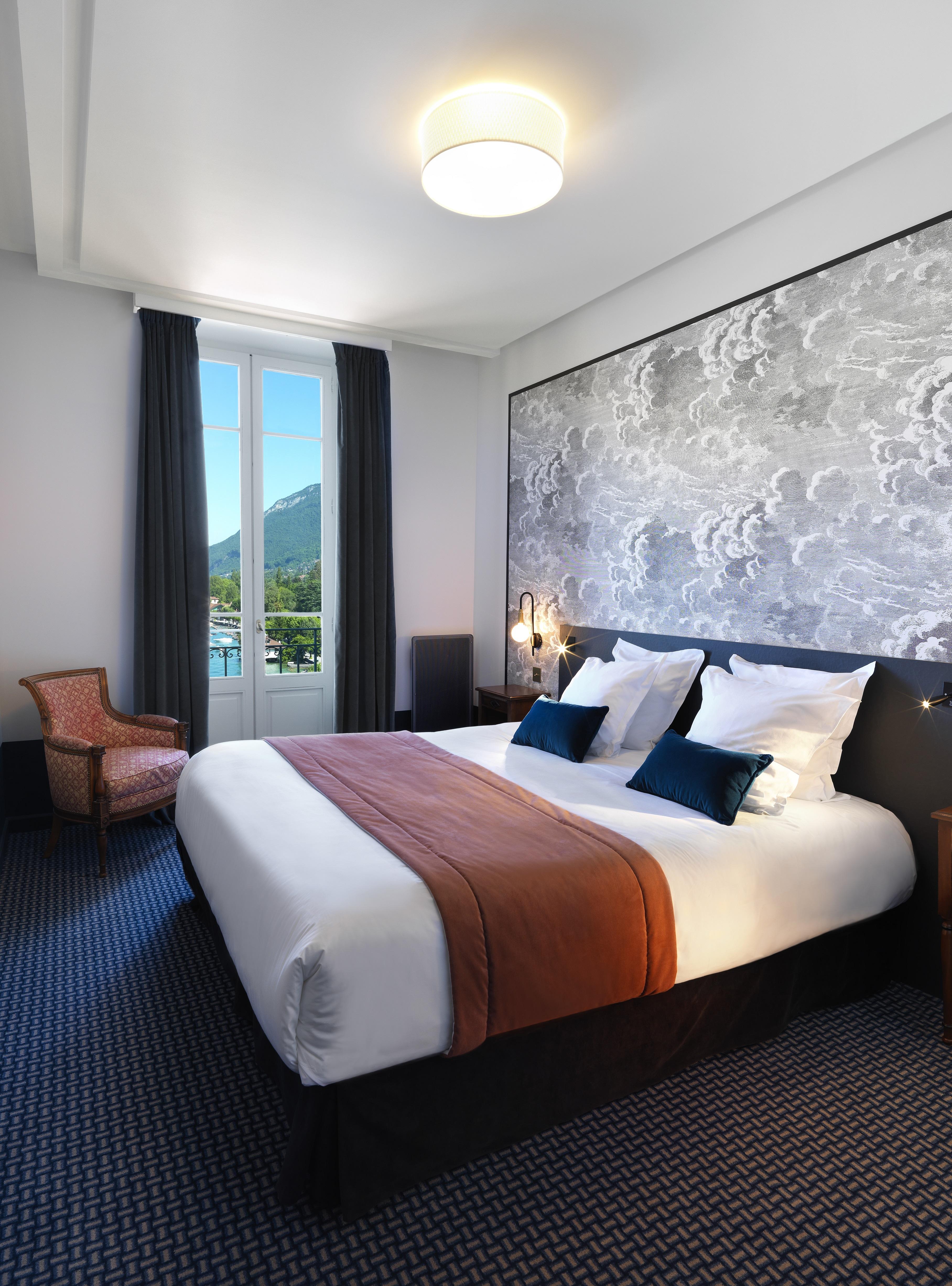 فندق لو بالاس دو مونتو منتون - سانت - برنارد المظهر الخارجي الصورة A room at the hotel