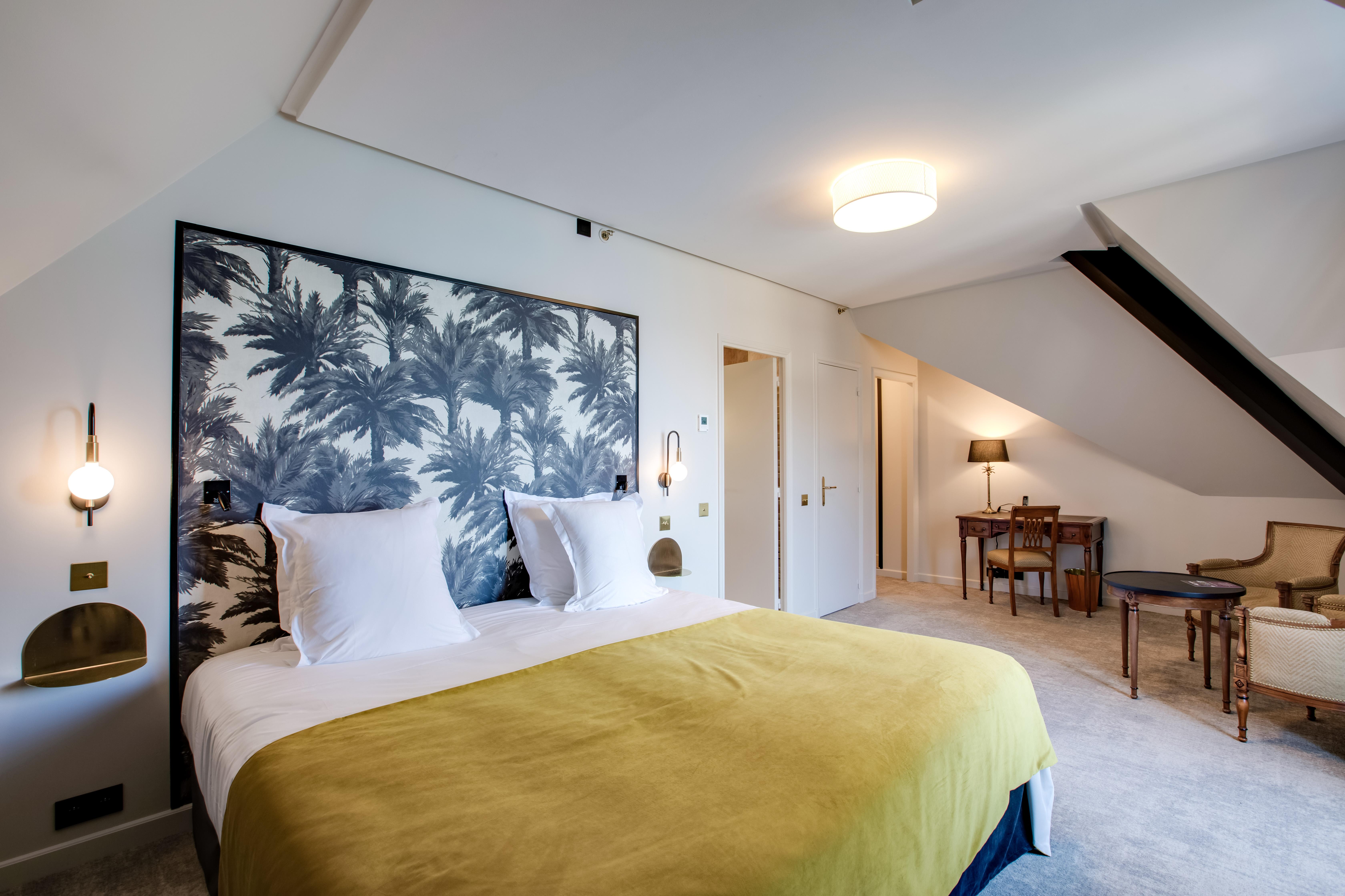 فندق لو بالاس دو مونتو منتون - سانت - برنارد المظهر الخارجي الصورة A room at the hotel