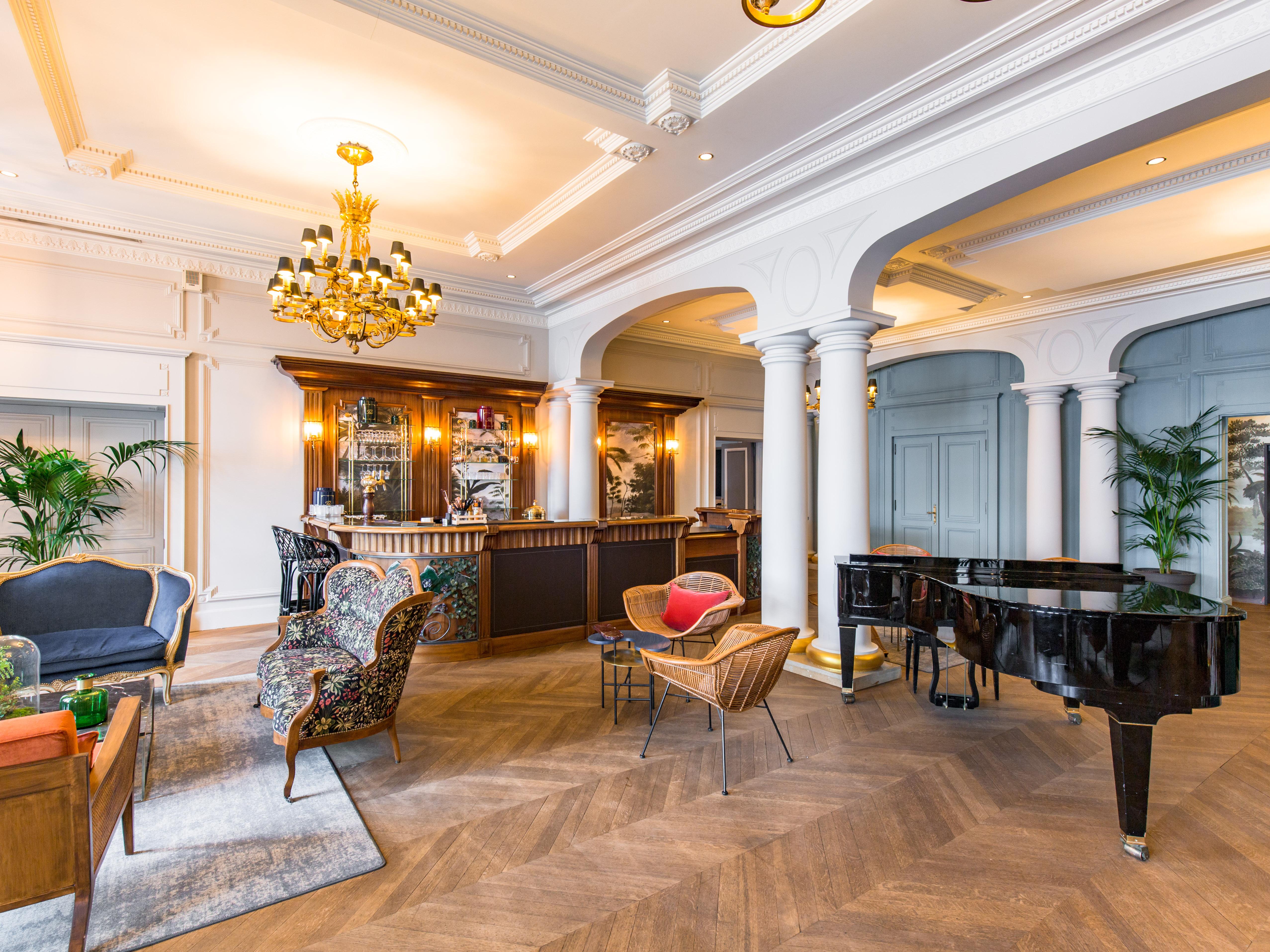 فندق لو بالاس دو مونتو منتون - سانت - برنارد المظهر الخارجي الصورة The interior of the hotel