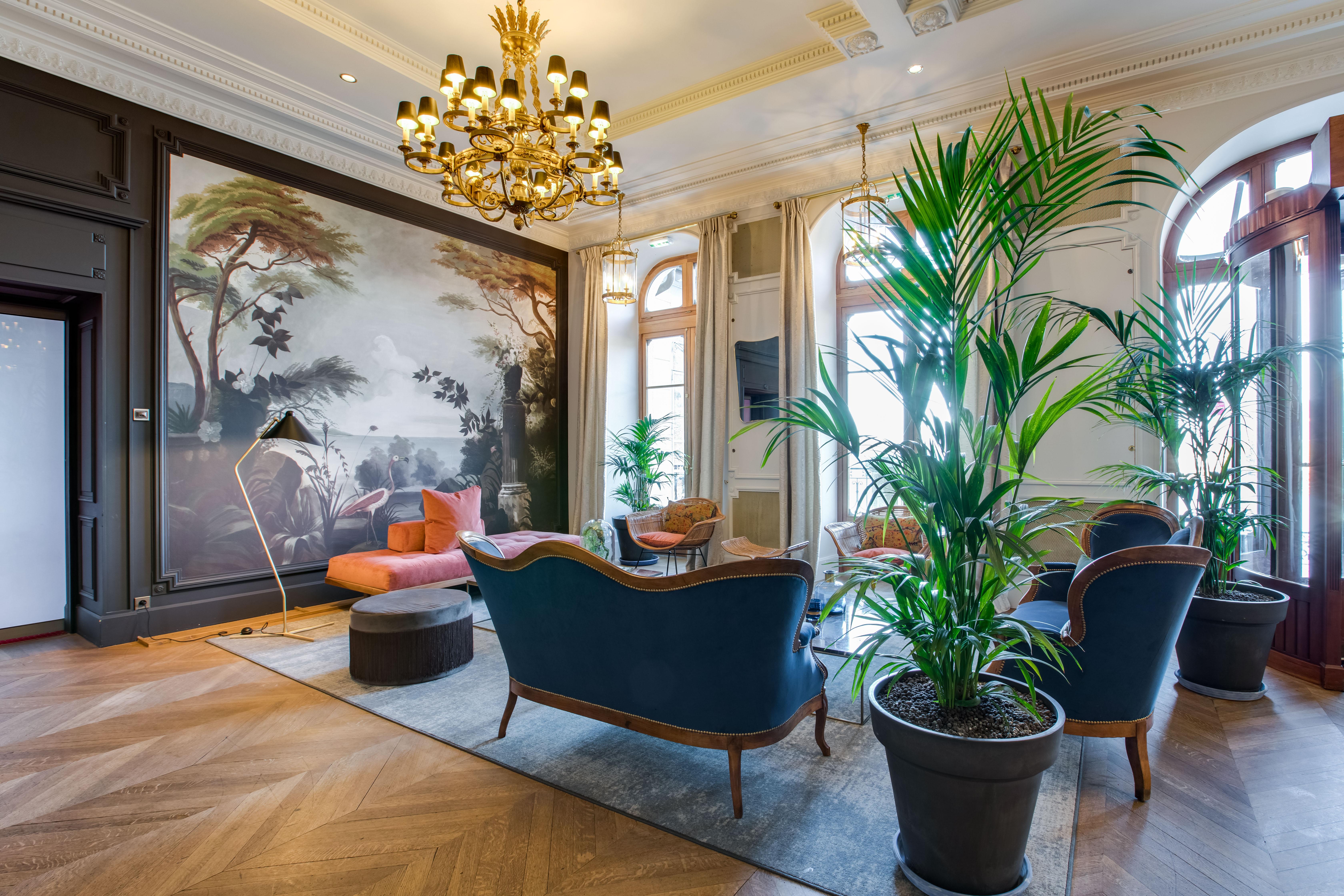 فندق لو بالاس دو مونتو منتون - سانت - برنارد المظهر الخارجي الصورة The lobby of the hotel