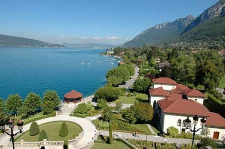 فندق لو بالاس دو مونتو منتون - سانت - برنارد المظهر الخارجي الصورة The lake of Annecy
